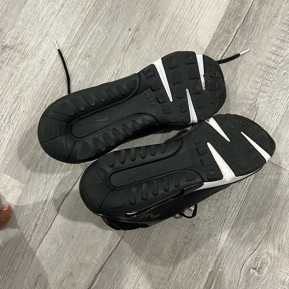 Nike Black and Gray Sneakers with Air Max Cushioning - Picture 3 of 7